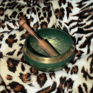 Green and Gold heart shakra Singing Bowl with Wooden Mallet